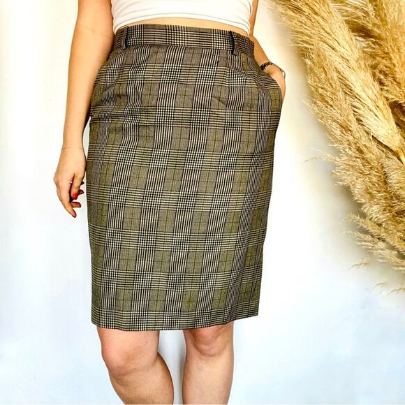 VINTAGE CLAIBORNE Brown Tan Plaid Print Business Pencil Midi Knee Skirt 6 - Picture 1 of 8